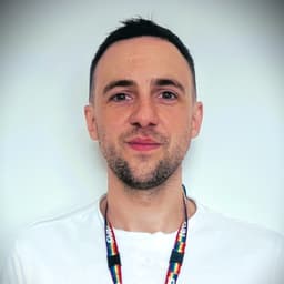  Lee